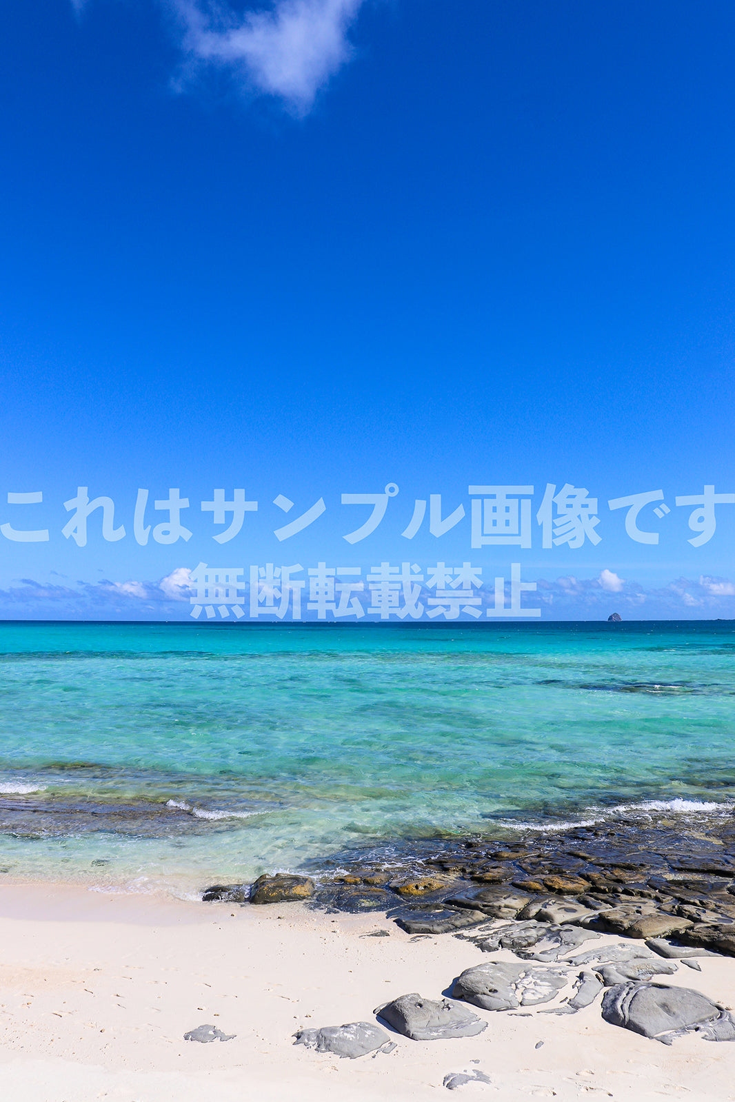 エメラルドグリーンの海_3