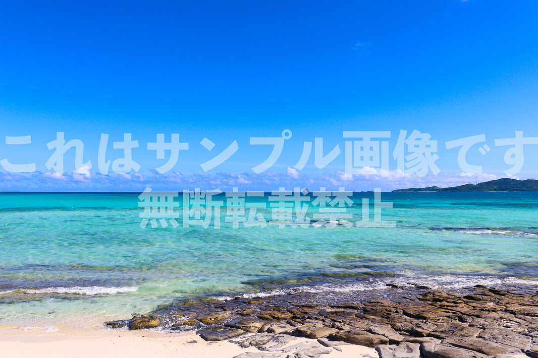 エメラルドグリーンの海_1