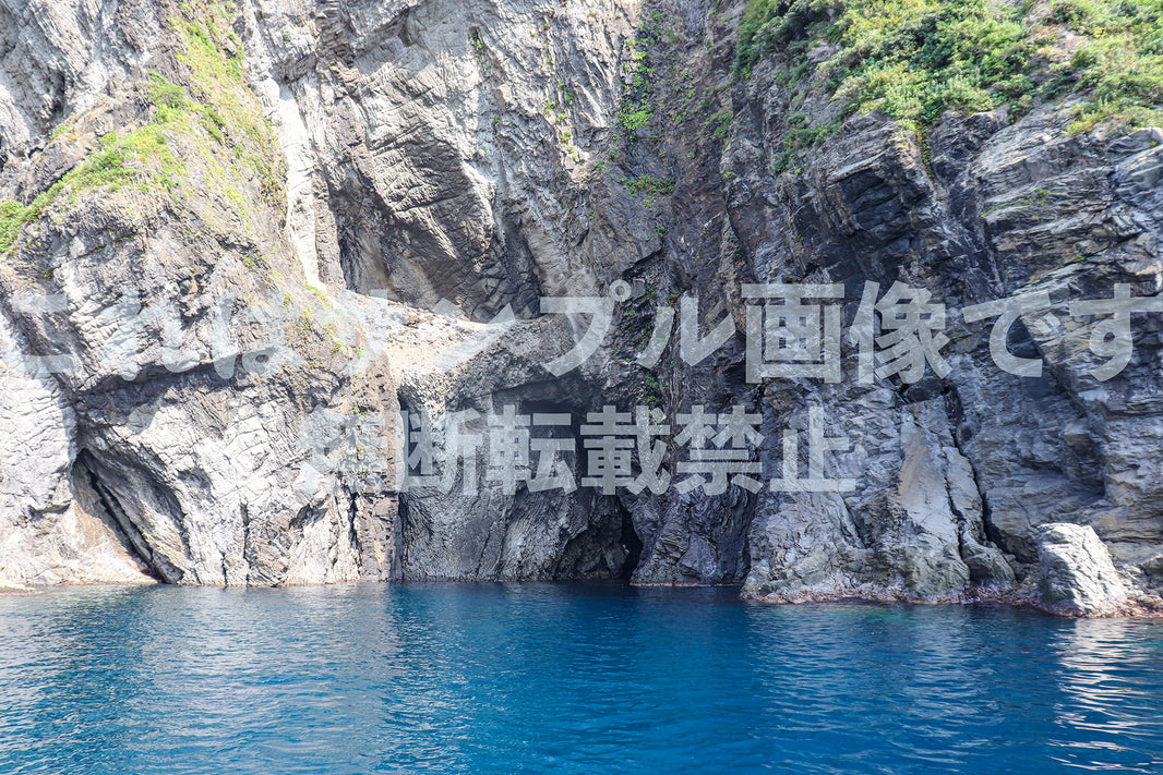 洞窟と海_4